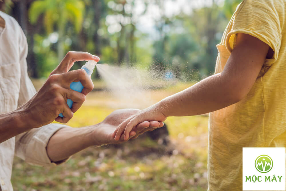 Xịt đuổi muỗi đúng cách